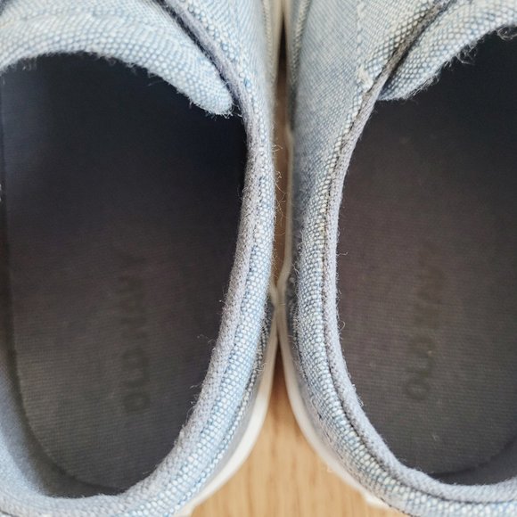 Old Navy Slip On Denim Sneakers Unisex Toddler Size 8 - Picture 5 of 7